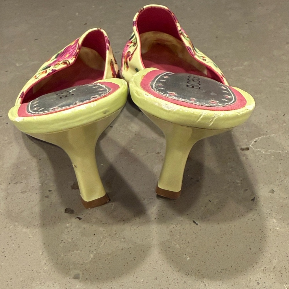 BCBGirls Yellow Floral & Butterfly Kitten Heeled Mule - Picture 5 of 6